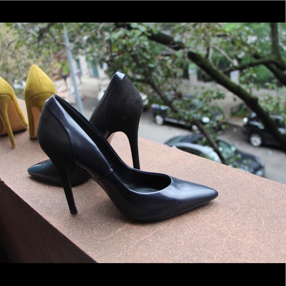 selling these bad ass shoes! Get em be4 they out